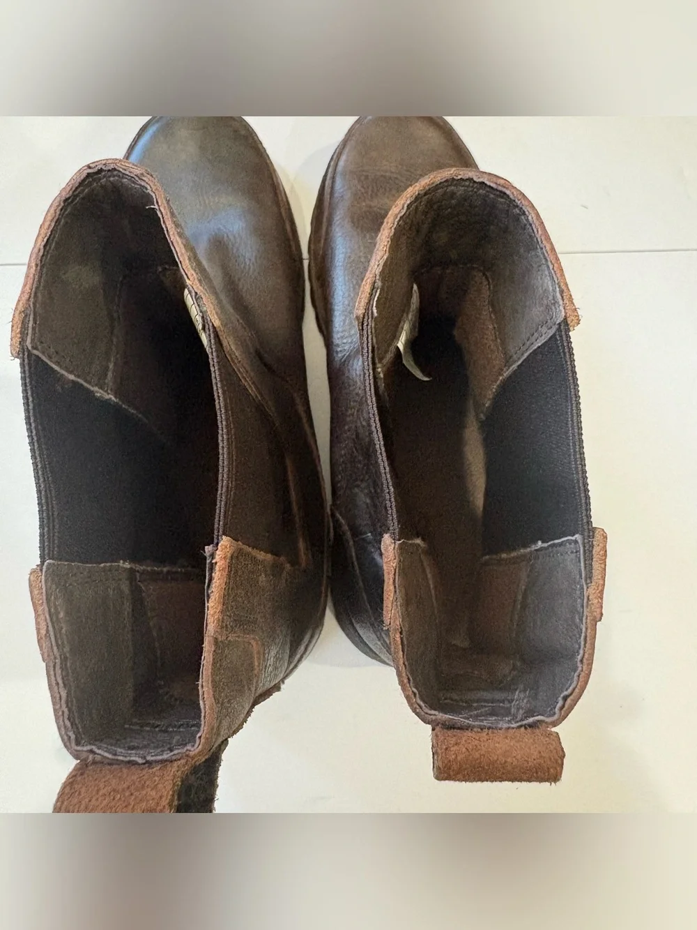UGG Australia Herrick Boots Men's 9.5 Brown Chelsea  Leather 3032 Pull On Boots